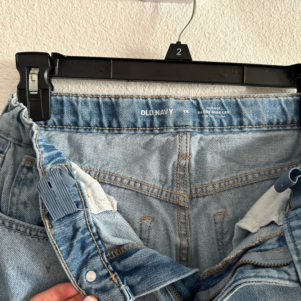 Old Navy Kids Light Blue Jeans - Picture 4 of 5